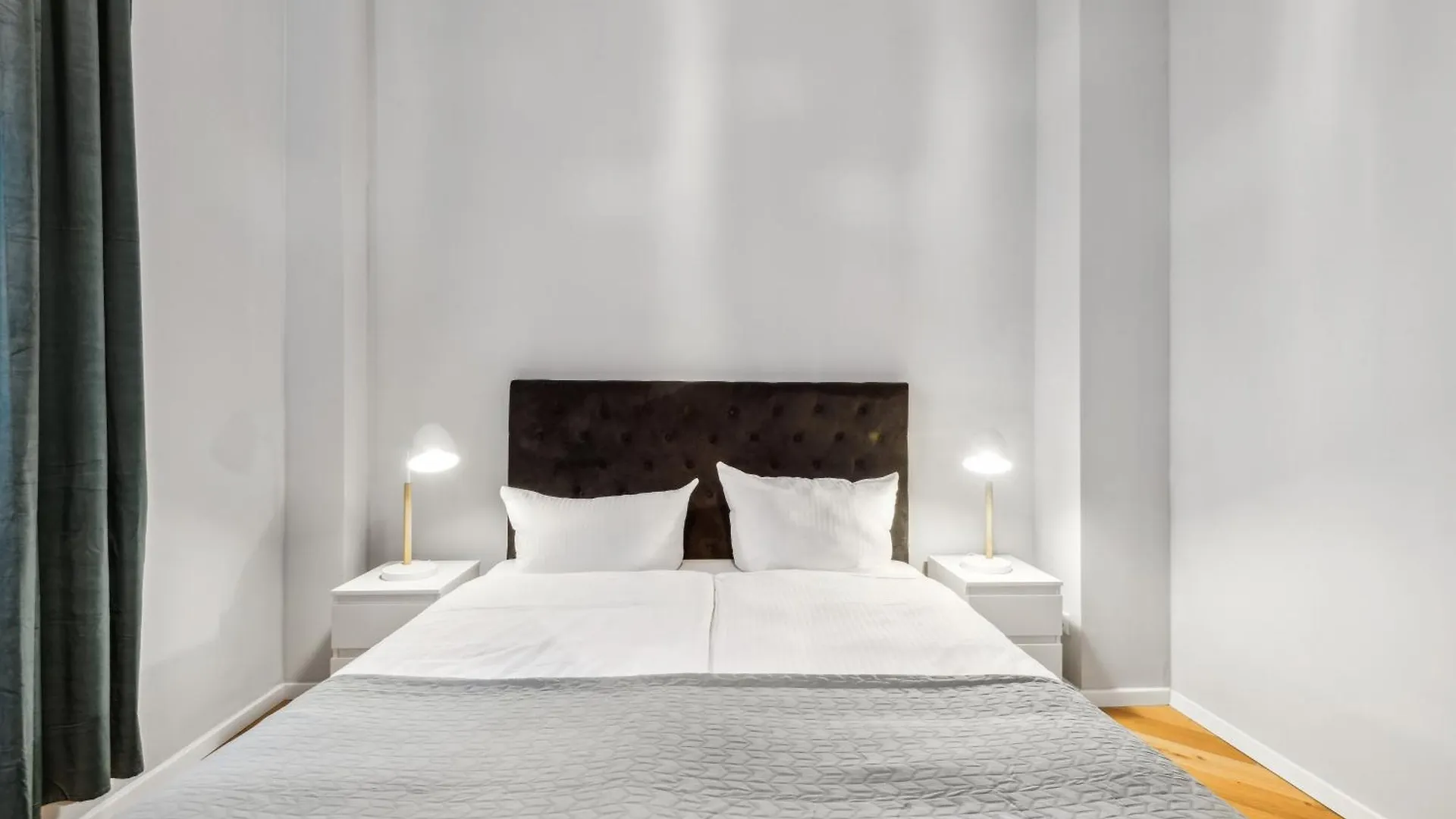 Comfy 2 Bedroom Apartment Charlottenburg Berlin 0*,  Germany