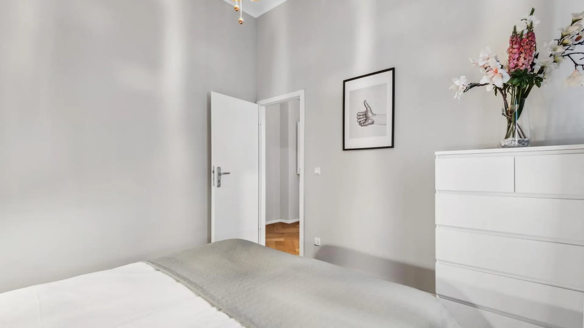 Comfy 2 Bedroom Apartment Charlottenburg Berlin